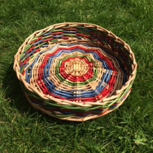 Multi-coloured willow round tray/bread basket